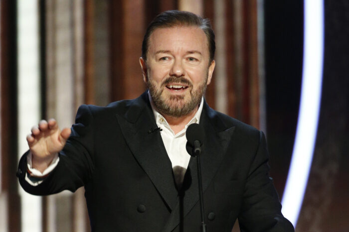 Dissacrante e caustico, Ricky Gervais mette in ginocchio il politically correct hollywoodiano
