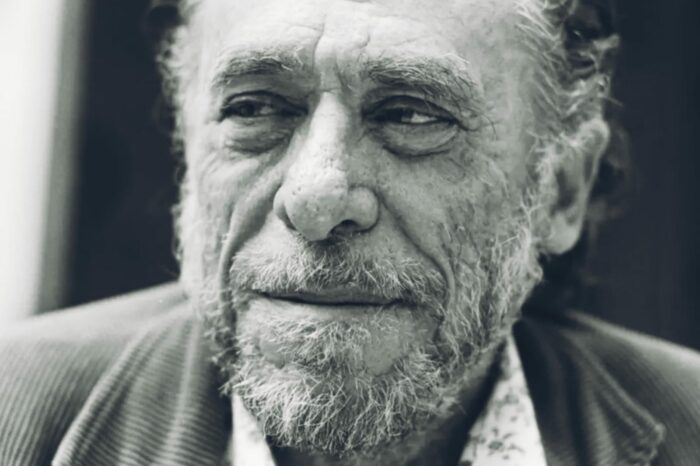 Charles Bukowski, lo scrittore dissacrante autore di opere cult
