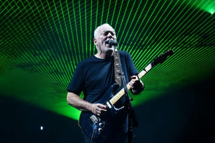 David Gilmour rompe un silenzio di 5 anni e pubblica "Yes, I Have Ghosts". Al suo fianco c'è la figlia