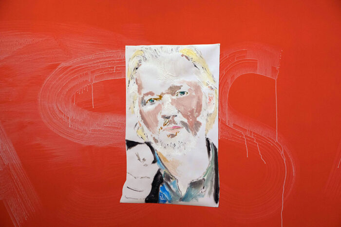 La reclusione di Julian Assange nella mostra virtuale di Miltos Manetas