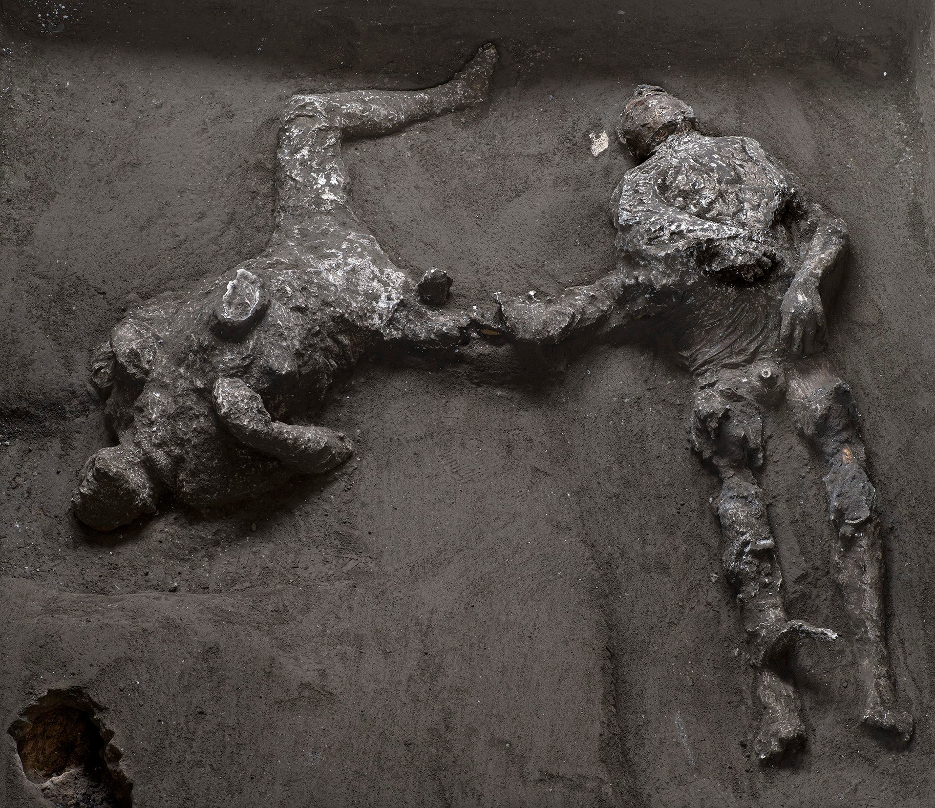 Nuove scoperte a Pompei: ritrovati due corpi perfettamente conservati