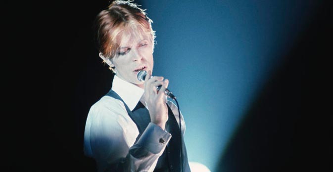 5 anni senza David Bowie: The Thin White Duke raccontato da Neil Gaiman