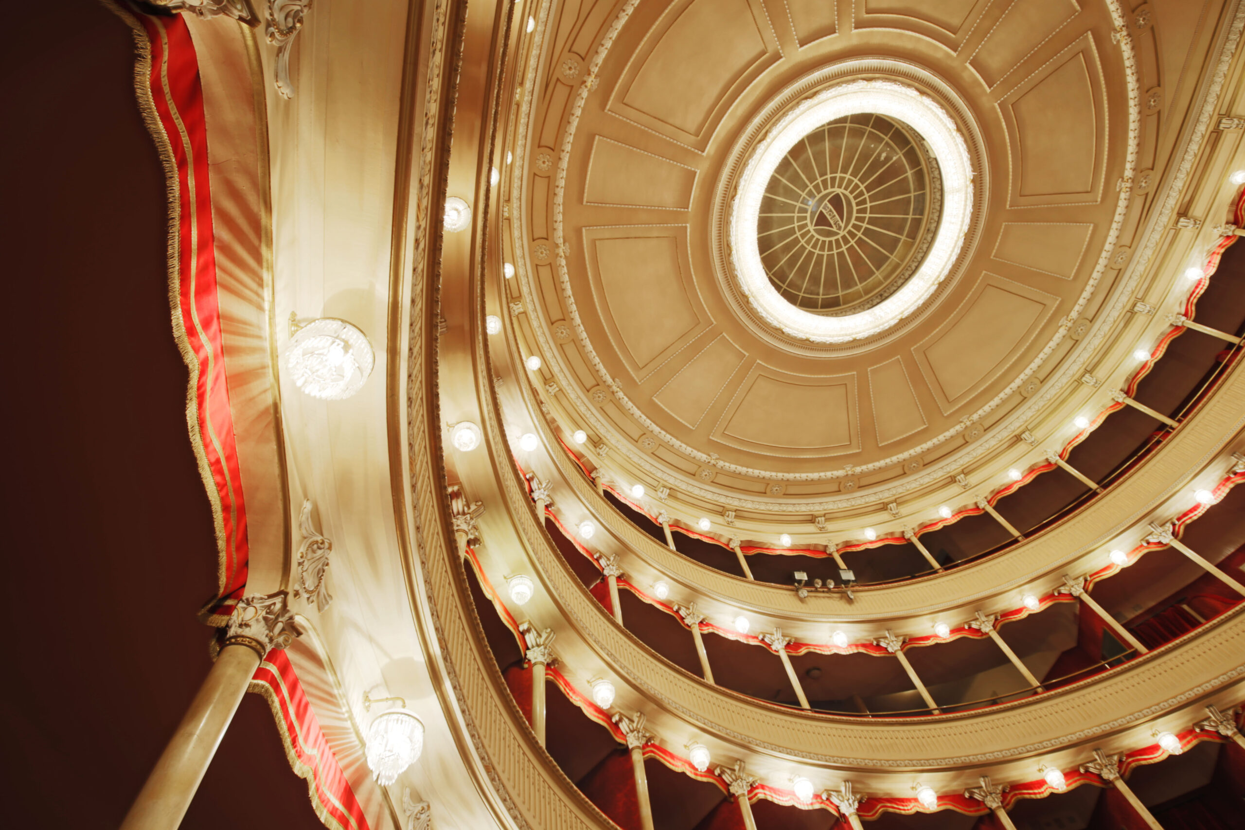 Riscoprire e valorizzare il Teatro Caniglia di Sulmona: storia, segreti e bellezza