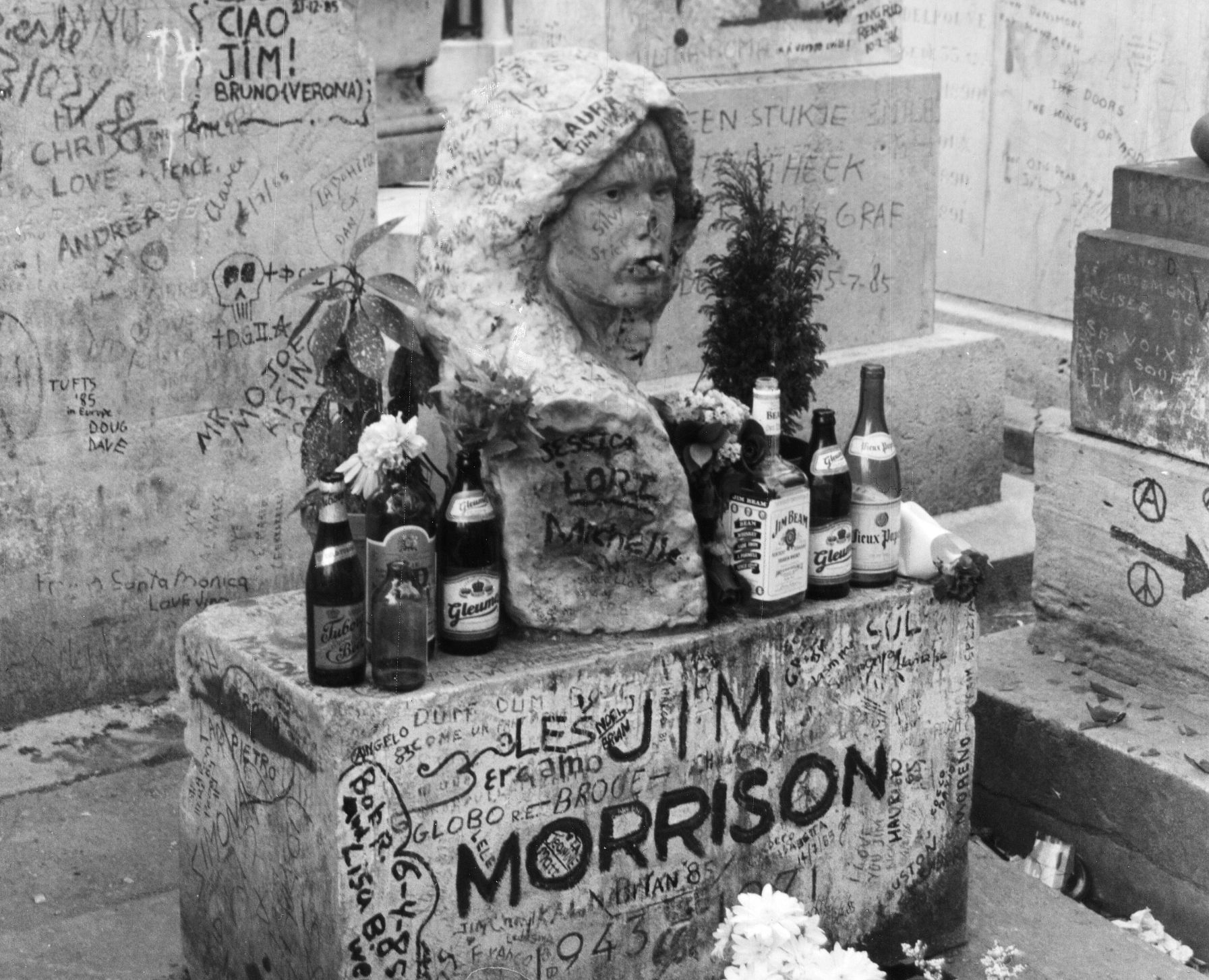 Jim Morrison: la notte di Parigi che inghiottì il Re Lucertola