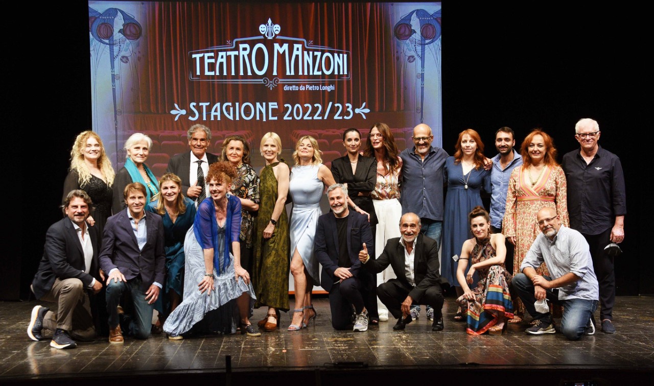 Presentata la nuova stagione del Teatro Manzoni: si parte il 6 ottobre con "Quasi amiche"