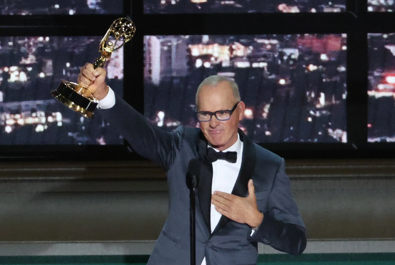 Emmy Awards: i vincitori dell'edizione 2022, da Michael Keaton a Zendaya
