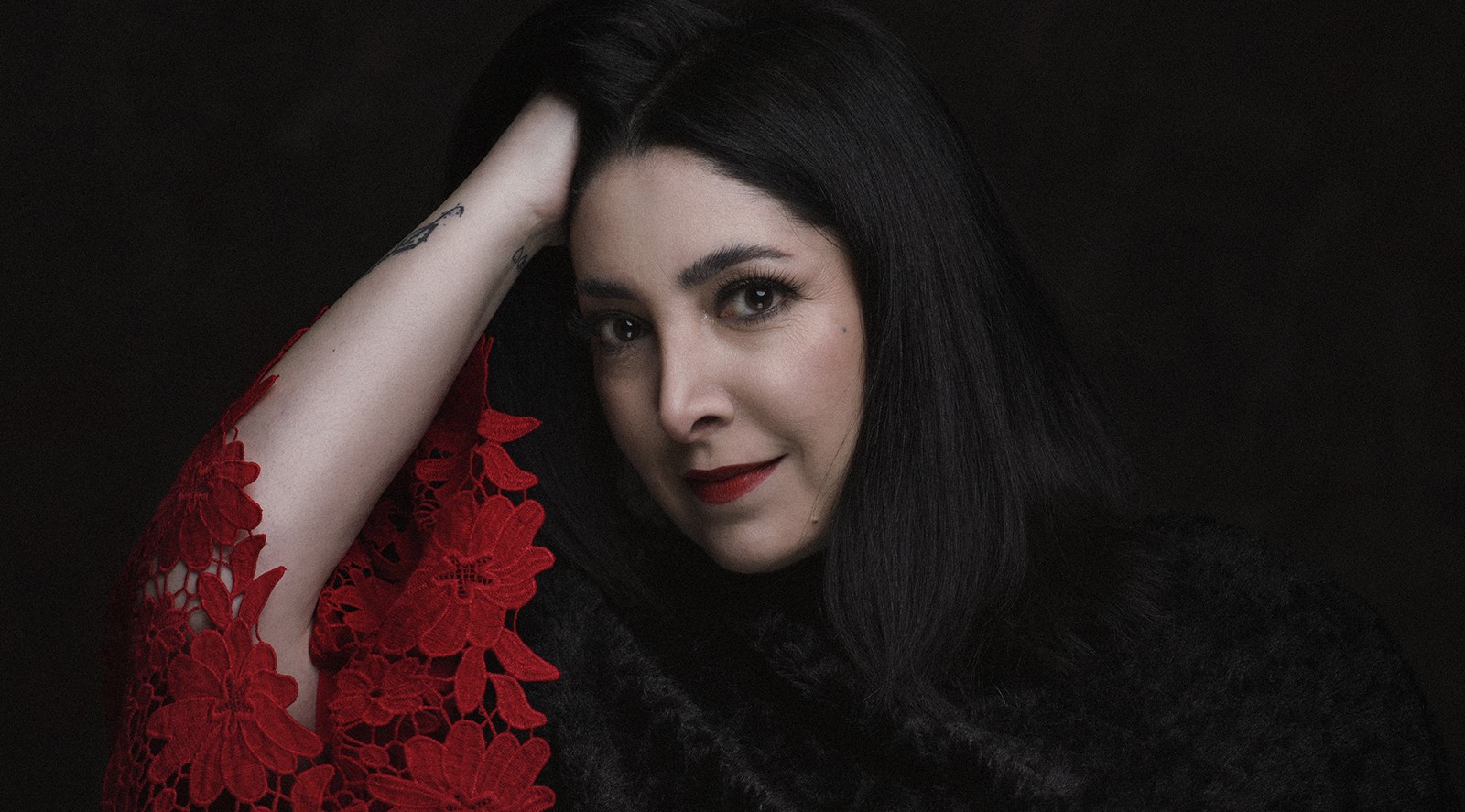"Complice e capace" è il primo singolo della cantattrice Giovanna Luisi: "Non racconta una storia, ma un'emozione"