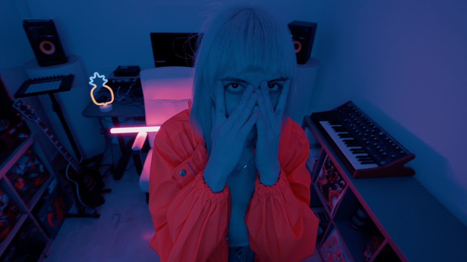 Marti Stone, in uscita “Spazio”: un arcobaleno electropop che esplode nel suo nuovo EP