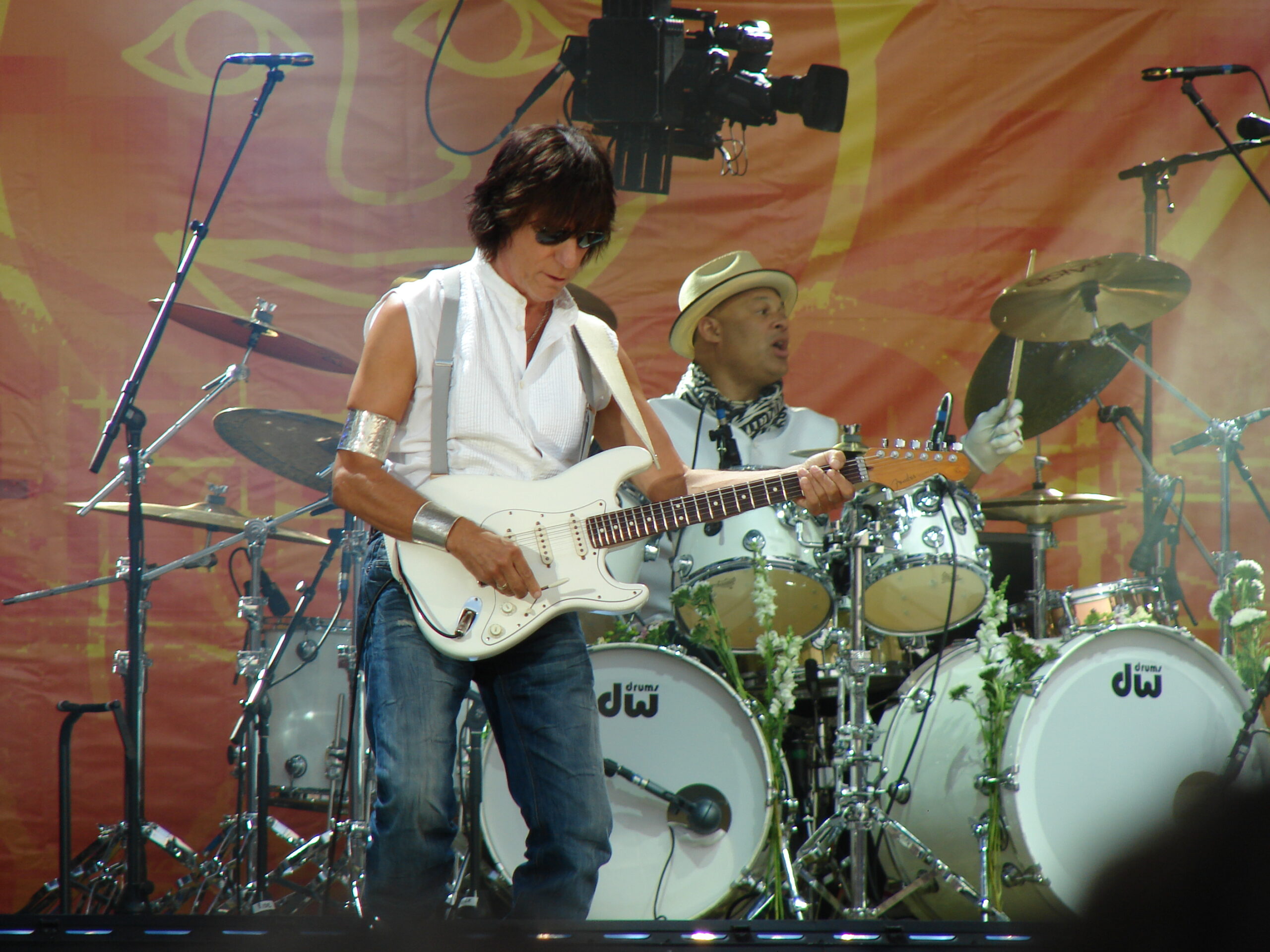 Rock in lutto per la morte di Jeff Beck: fatale una meningite, aveva 78 anni