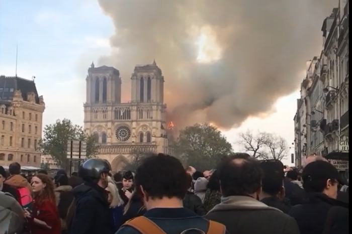 L'incendio di Notre Dame, come era prima e come è oggi (photogallery)