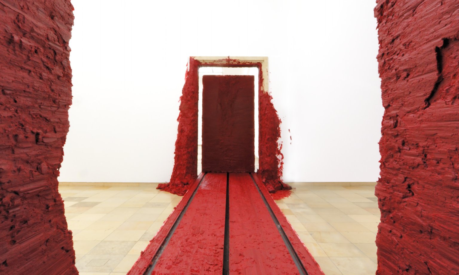 Tra l'irreale e l'inverosimile: l'arte di Anish Kapoor al Palazzo Strozzi di Firenze