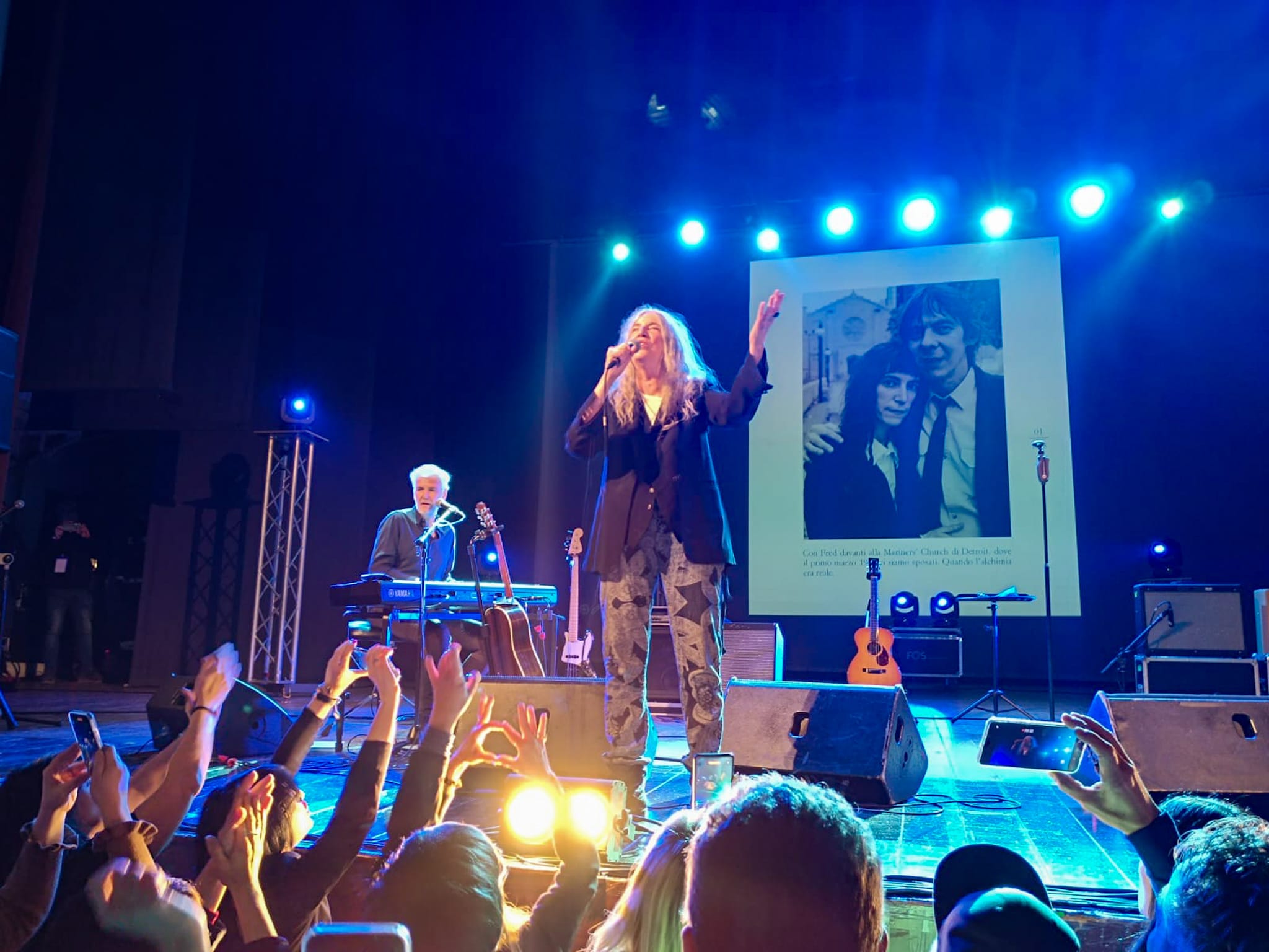 [Live Report] Patti Smith: esplosione di potenza e poesia sul palco del Teatro Massimo di Pescara